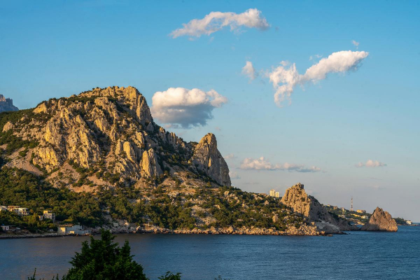 Крымские горы: самые живописные вершины, природа и интересные места Крымские горы: самые живописные вершины, природа и интересные места