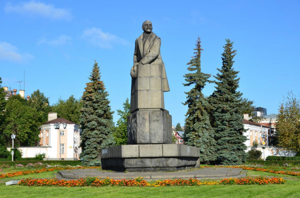 Петрозаводск: набережная у Онежского озера, наследие Петра I и ботанический сад Петрозаводск: набережная у Онежского озера, наследие Петра I и ботанический сад